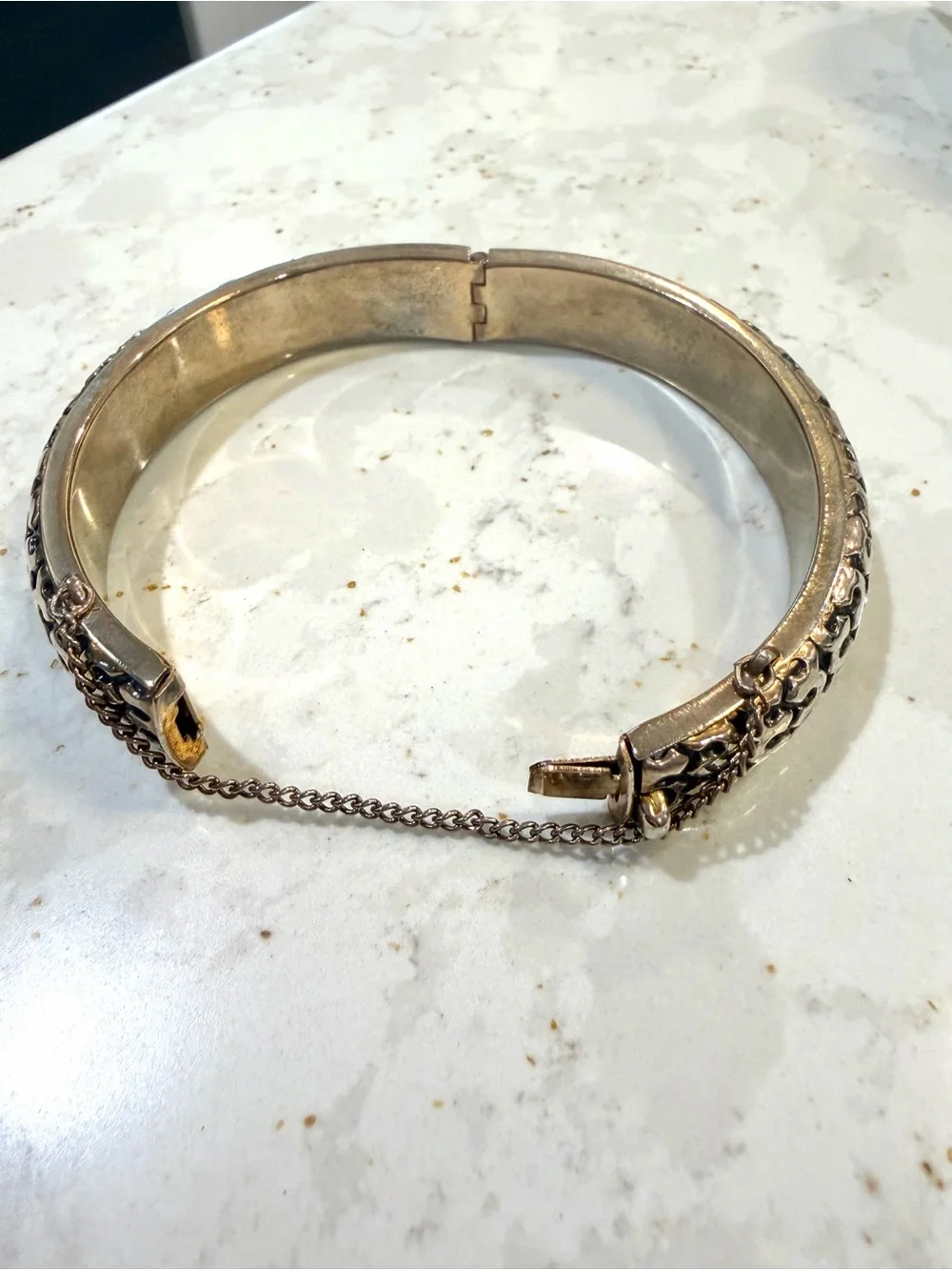 Textured Silver-Tone Patterned Women’s Bangle Bracelet